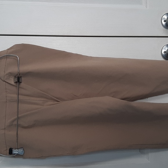 Capri Pants - Picture 2 of 4